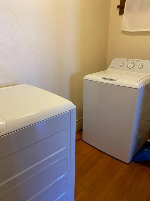 Historic Downtown Riverview Flat, No. 2 อัสตอเรีย ภายนอก รูปภาพ
